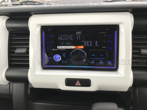 A car stereo with the word " hoike a " on it.